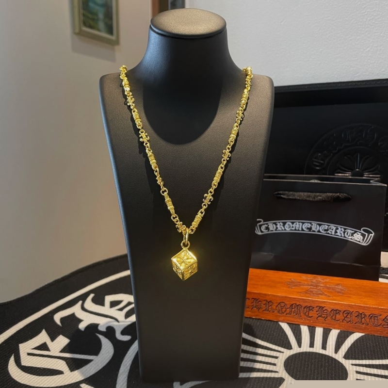 Ch**me He**ts necklaces